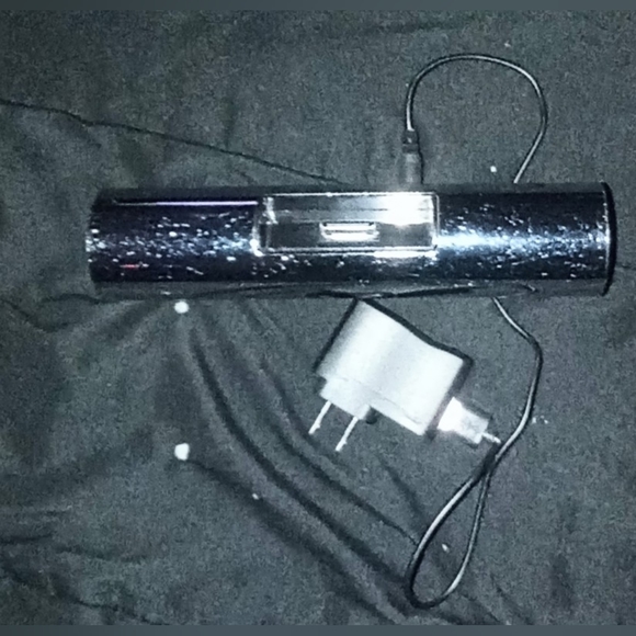 Skullcandy 2012 Pipe Portable Speaker Dock System for iPod iPhone - Picture 6 of 7